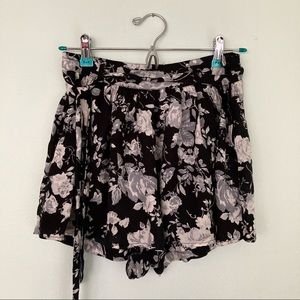 Urban Outfitters Band of Gypsies floral skort